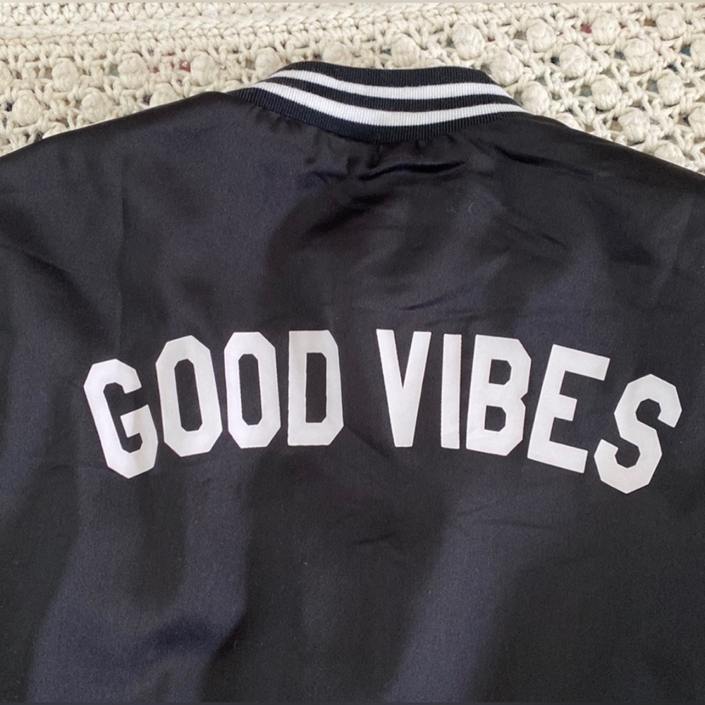 Sub-Urban Riot bomber jacket “GOOD VIBES” blk/wht sz M EUC